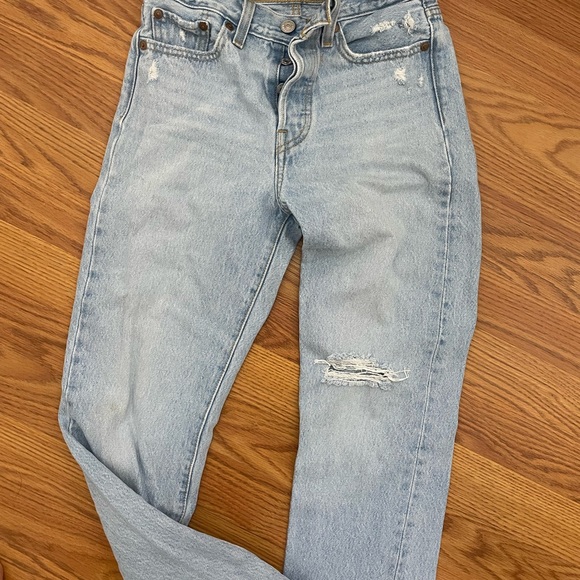 Levis wedgie straight legs jean size 25 light wash, good condition - Picture 2 of 4